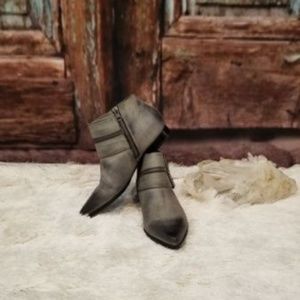 Ankle Boots buckles Western zipper detail sz 6